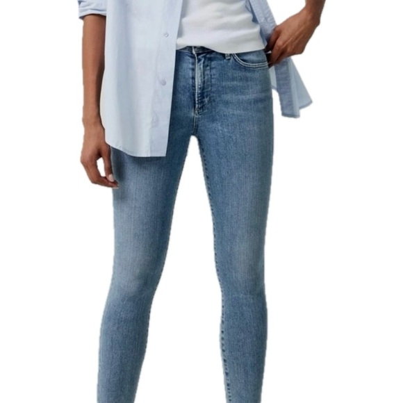 Citizens of Humanity Rocket Mid-Rise Skinny - Picture 1 of 7
